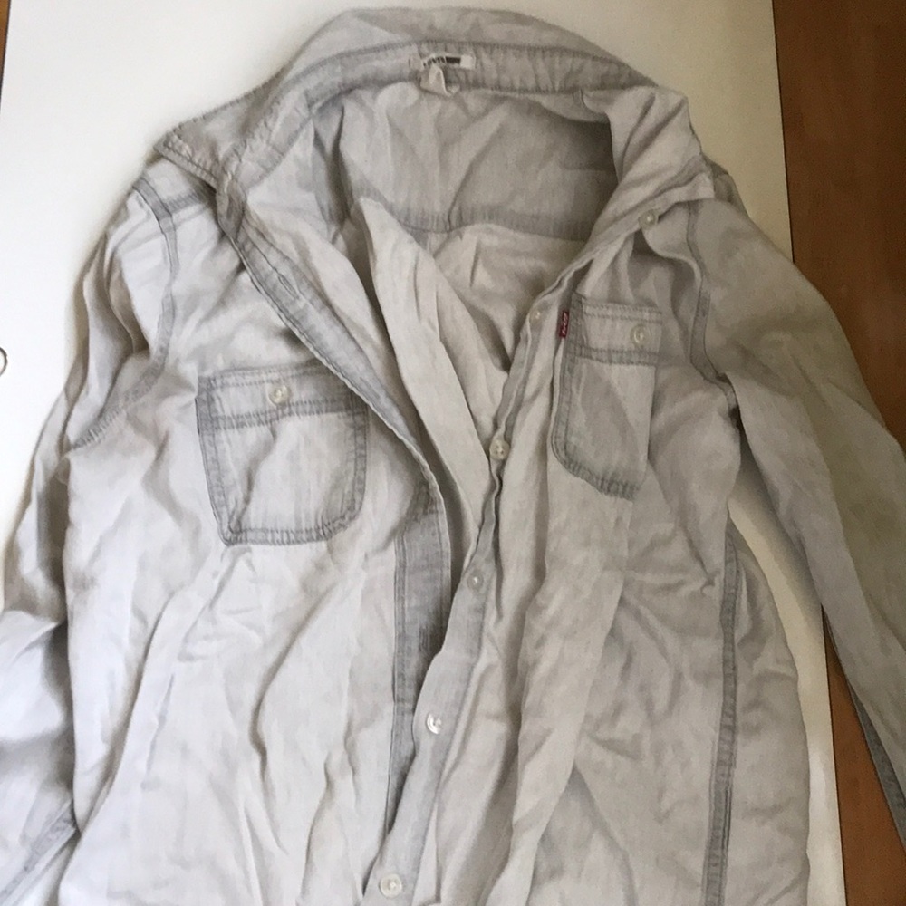 levi’s button down